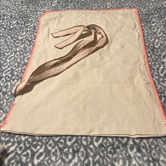 Free people one perfect present gift sack 18
X 28 - Picture 6 of 8